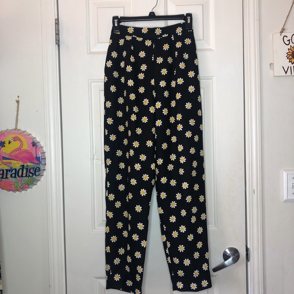 Daisy pants 🌼